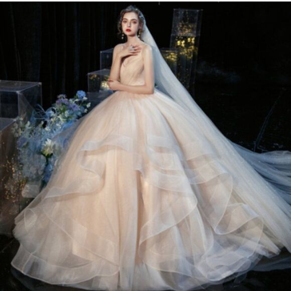 NWT WHITE V-Neck Tulle Tiered Wedding Dress Gown — Size M -Elegant Bridal Dress - Picture 11 of 13